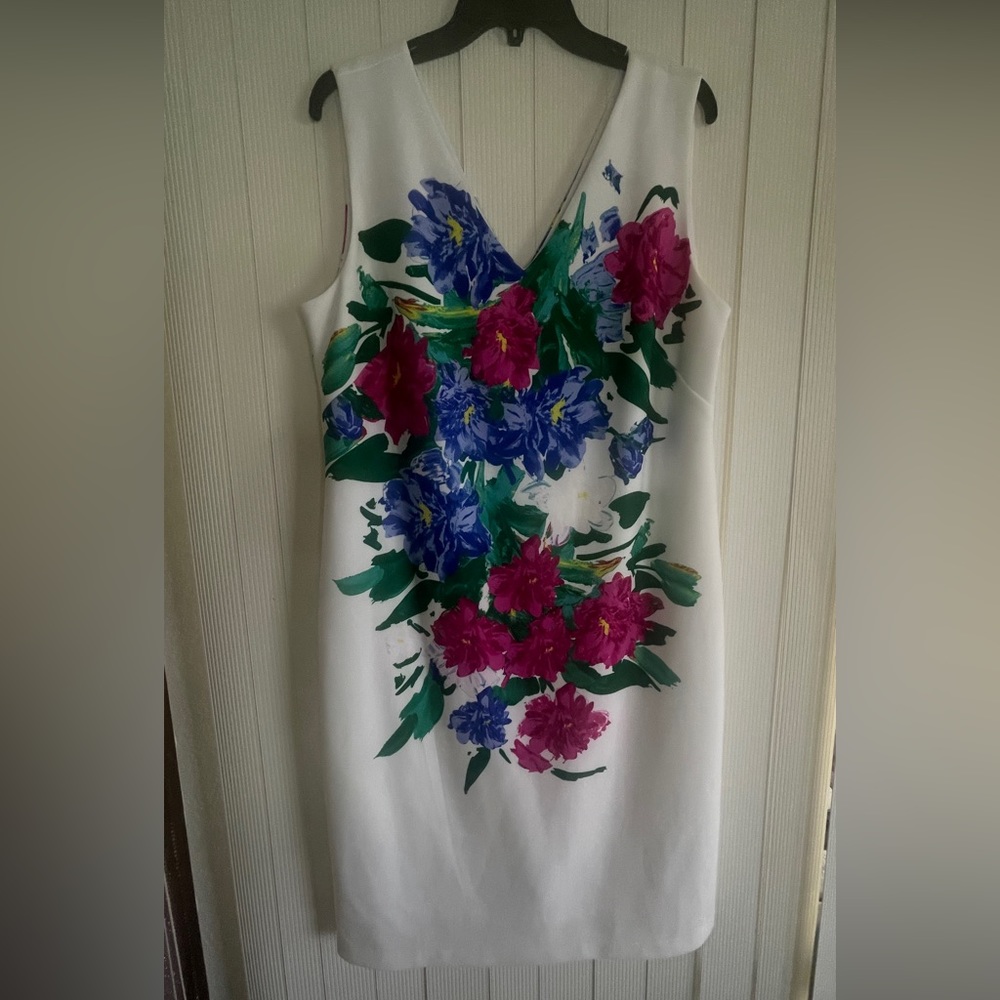 White Floral V-Neck Sleeveless Scuba Dress